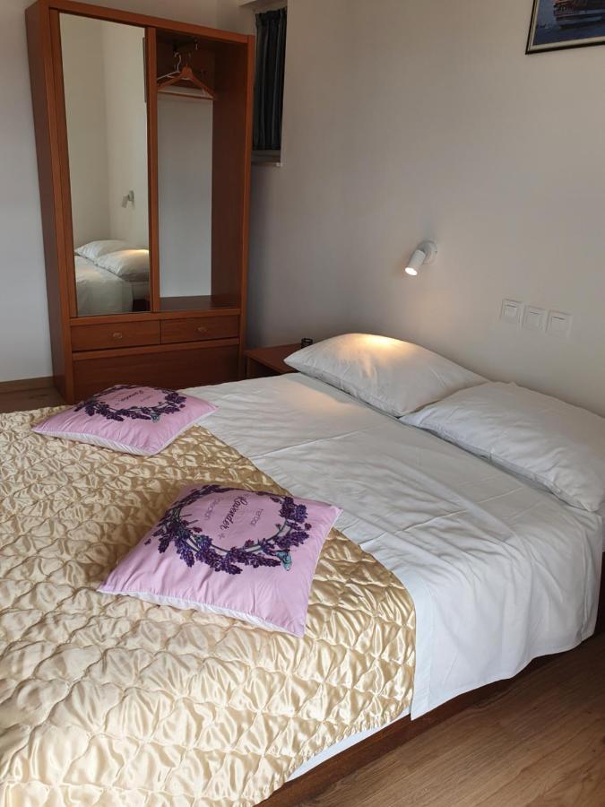 Apartmani Babic Dugi Rat Eksteriør bilde